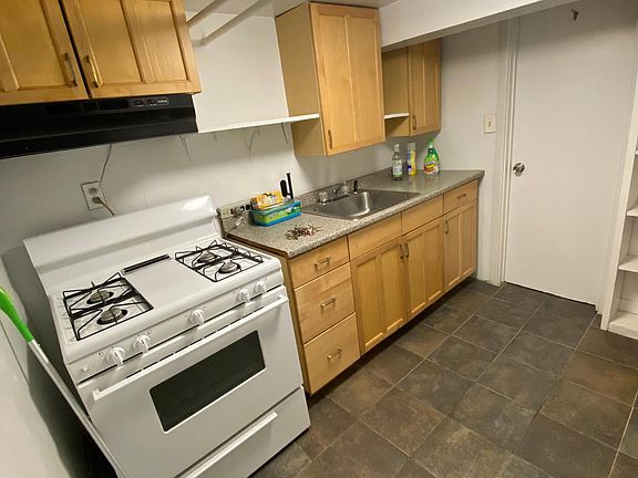 4th image of 101 Southside Ave APT A