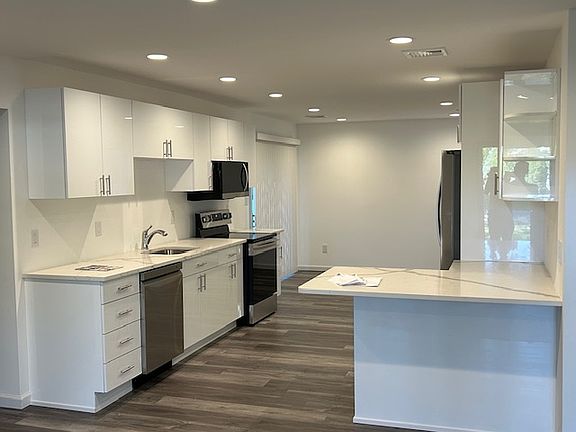 3rd image of 37 Lincoln Ave