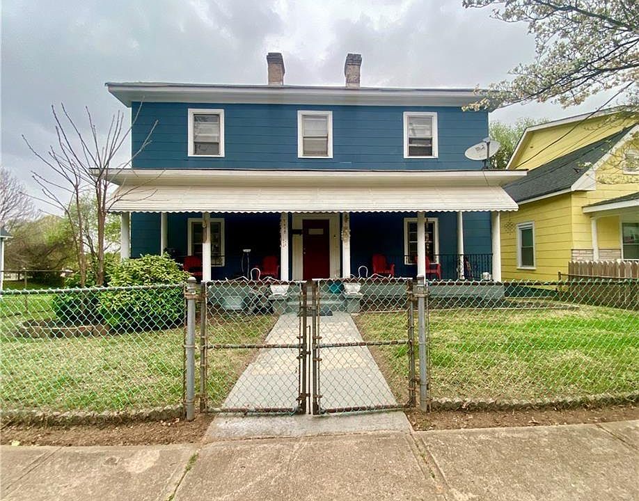 1st image of 1415 E 4th St