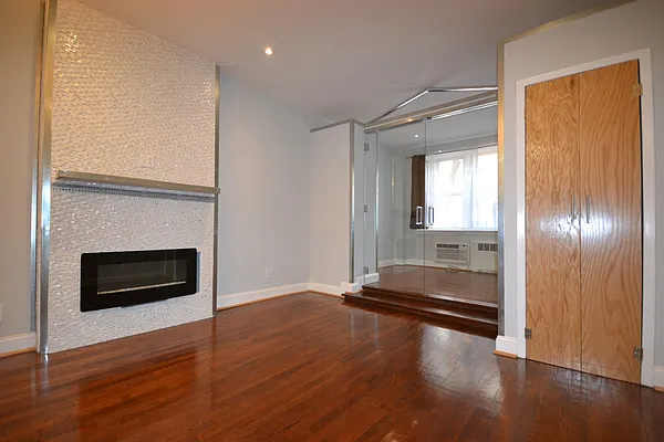 Rented by ALTER REALTY CO INC | media 33