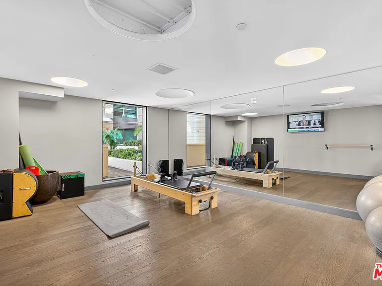 1755 Ocean Ave #702 — Photo 37