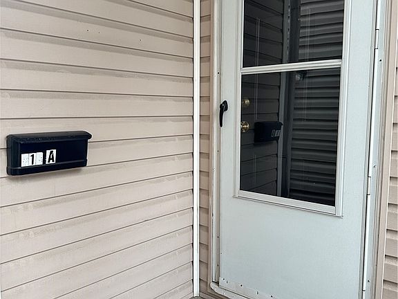 3rd image of 718 6th Ave