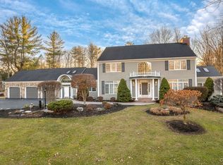 7111 Thorntree Hill Dr, Fayetteville, NY 13066