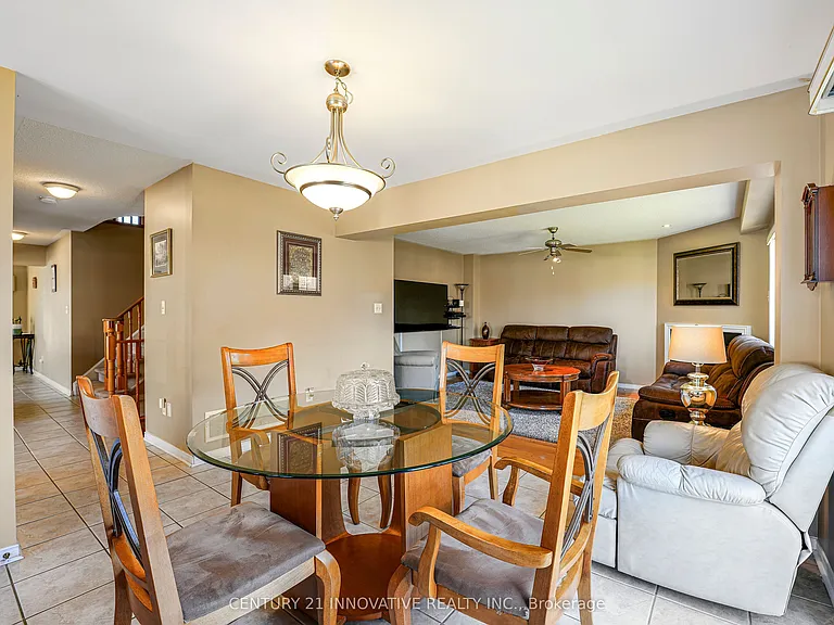 14 Middlecote Dr — Photo 7