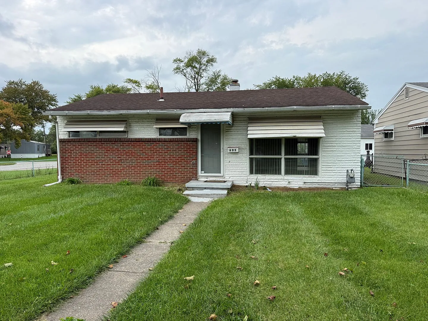 2 bed 1 Bath — Photo 1