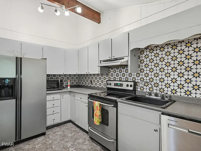 211 Water View Dr — Photo 8