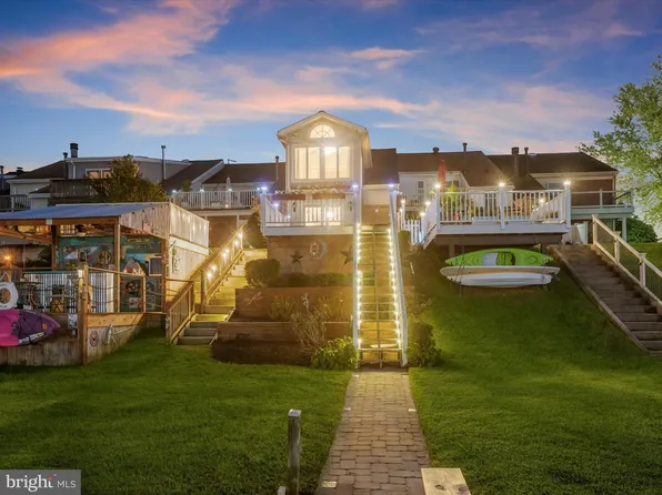 3 Neptune Dr, Joppa, MD 21085