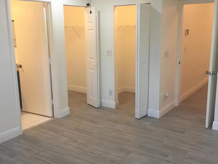 401 SW 120th Ave — Photo 29