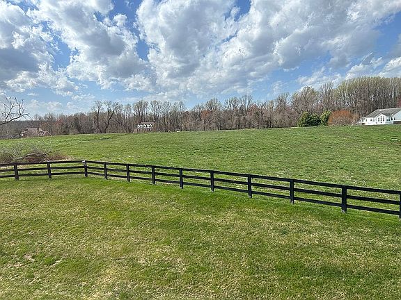 3rd image of 6704 Holly Farm Ln Unit 209