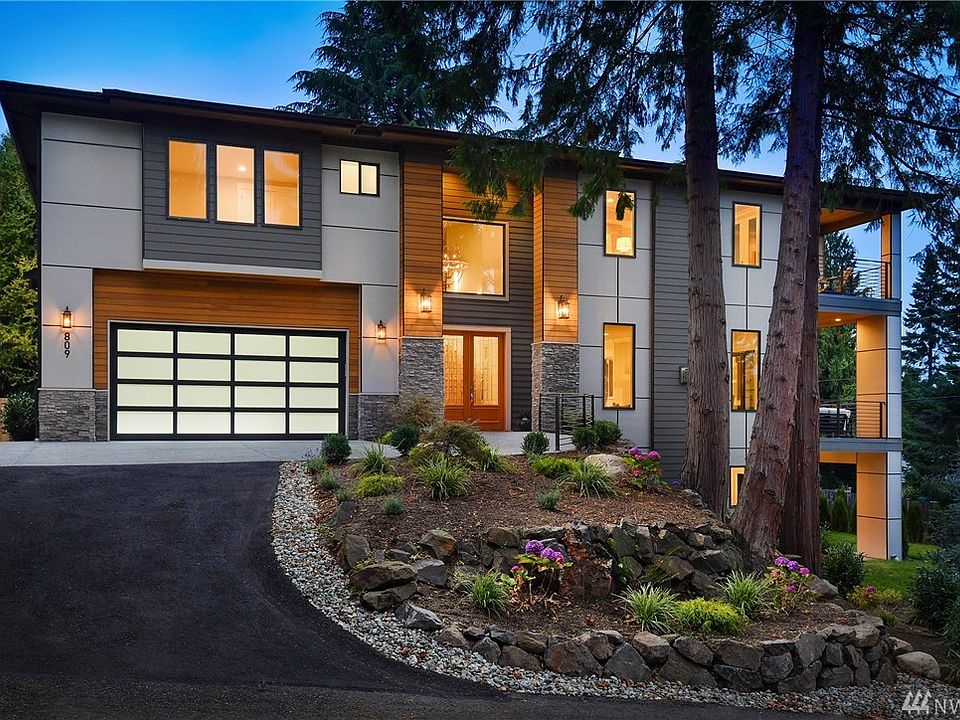 Perfectly located within short walking distance into the heart of downtown Bellevue!