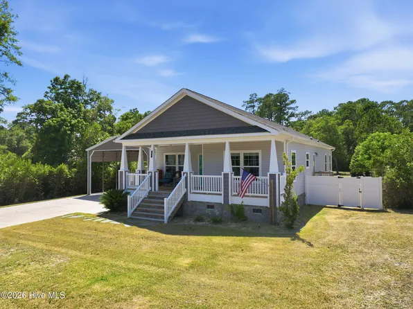 416 Ocean Spray Drive, Cedar Point, NC 28584