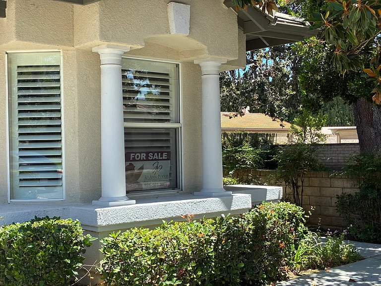 2040 Freesia Ave — Photo 4