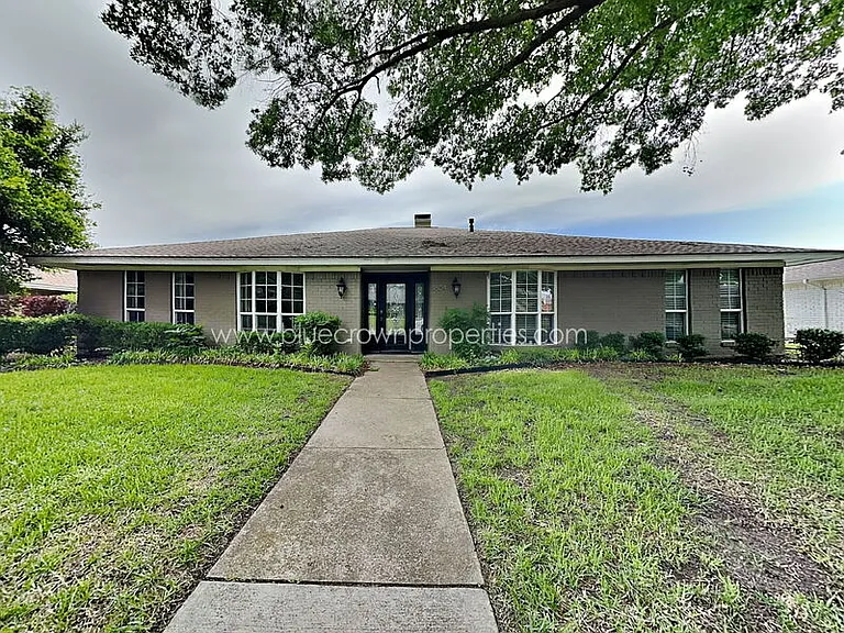 1804 Mercedes Pl — Photo 1