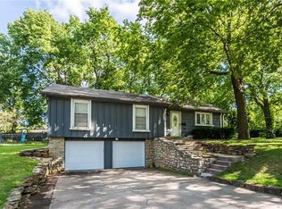 8210 W 57th Ter, Overland Park, KS 66202