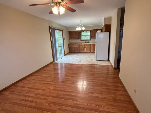 204 Tennis Center Dr APT 7, Marietta, OH 45750