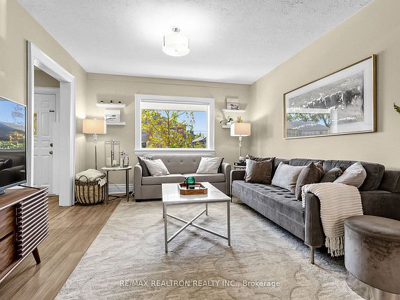 5th image of 22 Mahoney Ave