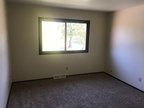 4th image of 614 N Elmer St #C