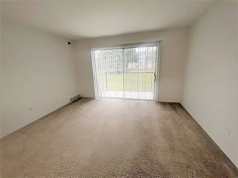 Thornridge Apartments — Photo 78