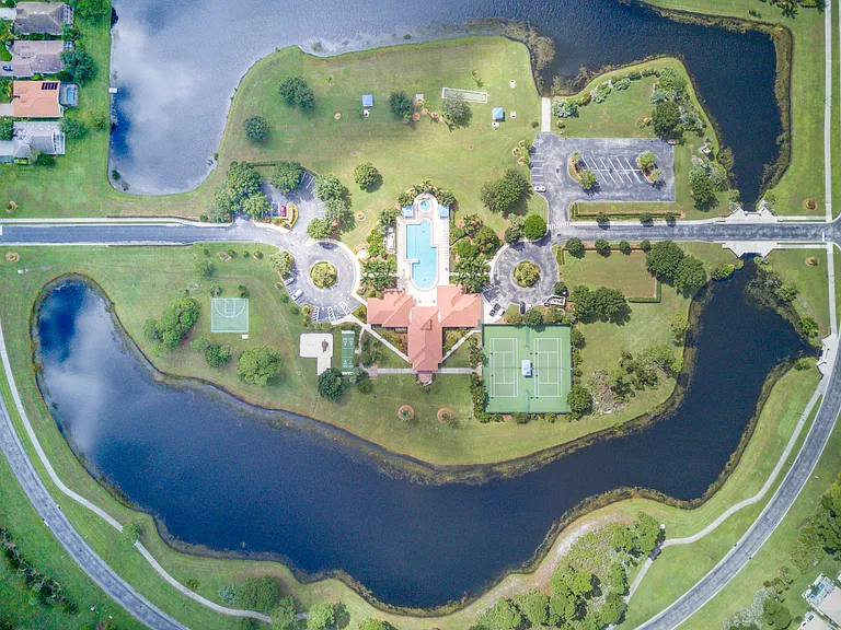 726 SW Aruba Bay — Photo 33