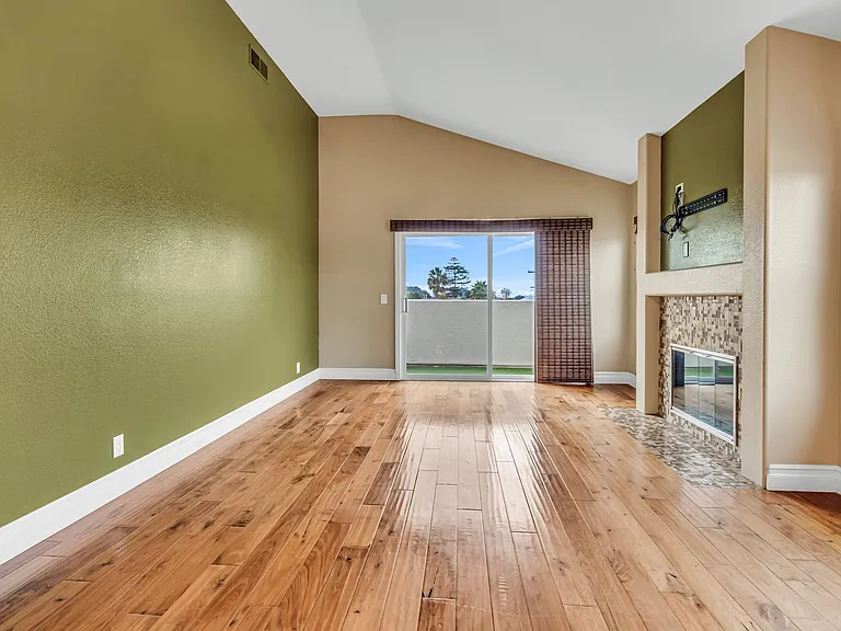 1551 Fortuna Ave — Photo 4