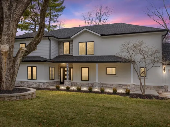 9702 Sagamore Rd, Leawood, KS 66206
