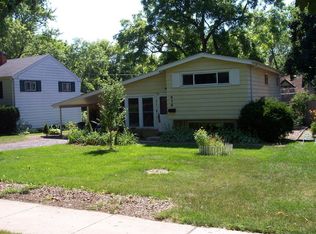 414 Aurora Way, Wheaton, IL 60187