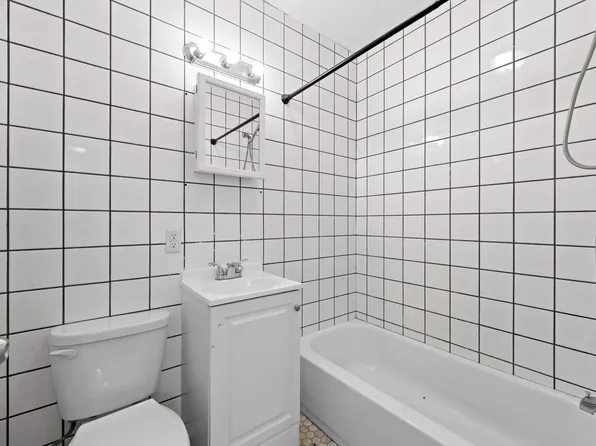 2037 Radcliff Avenue image 11 of 14