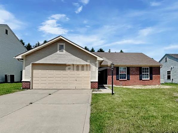 412 E Pine Ridge Dr, Westfield, IN 46074