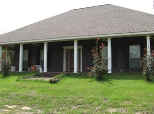 268 Baucum Rd, Carriere, MS 39426