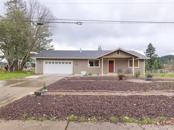 529 Schumacher St, Cave Junction, OR 97523