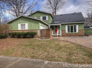 1367 Morewood Dr SE, Grand Rapids, MI 49508