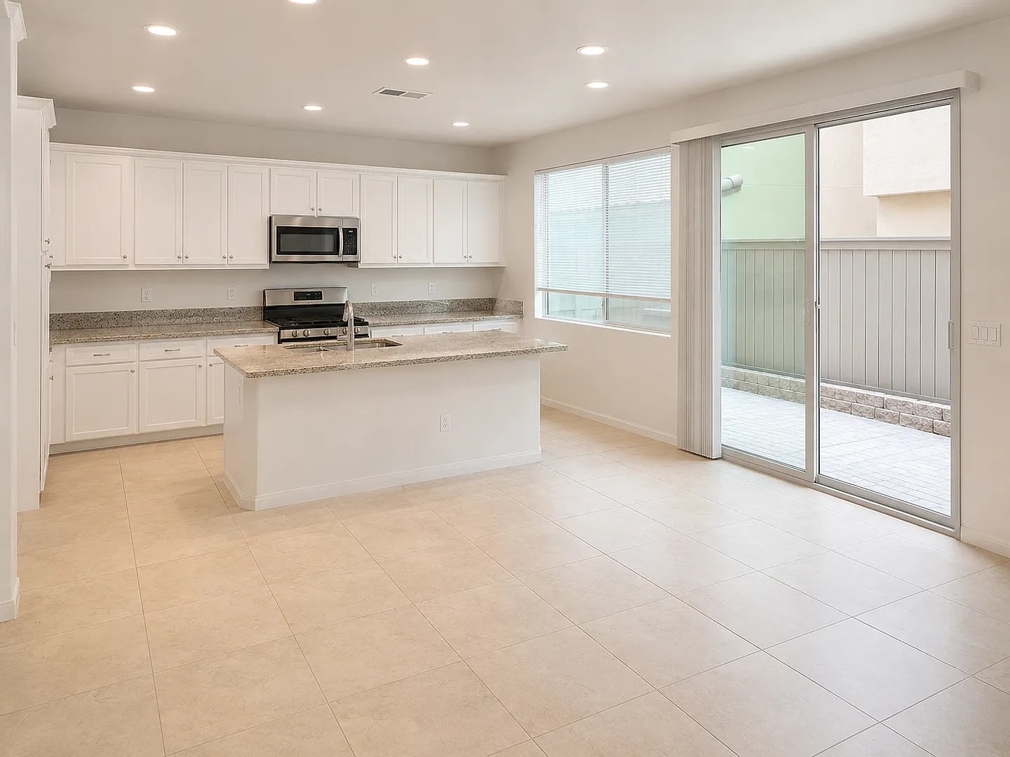 Modern 3BR Home + Office | Built in 2018 | Minutes to Beaches, Shopping & Freeways — Photo 4