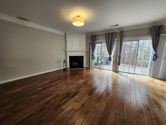 4th image of 1030 Prestwyck Ct