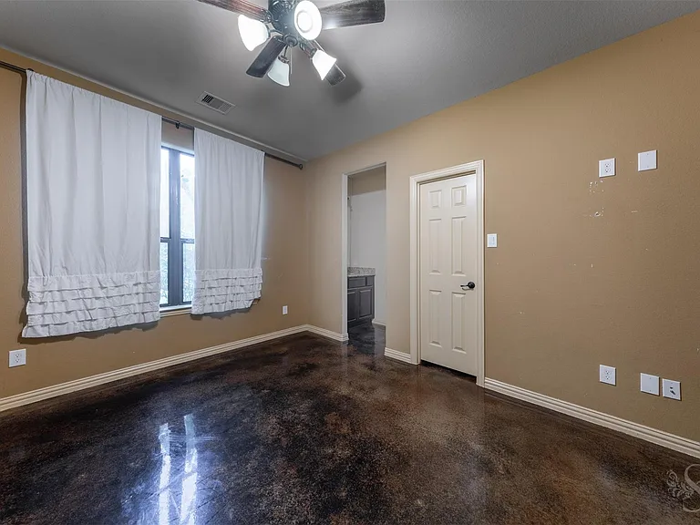 33303 Winsford St — Photo 24