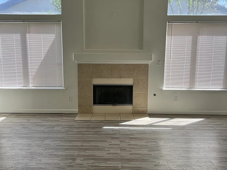 5009 Shipwheel Dr — Photo 3