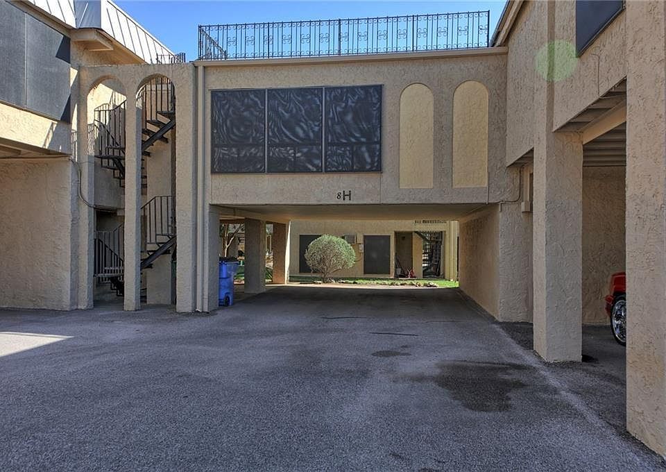 1st image of 5804 Circulo Dr APT B