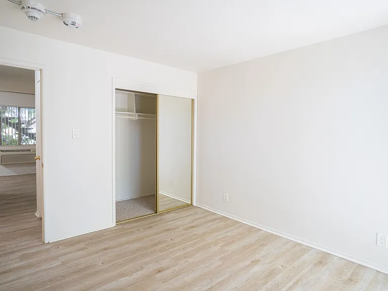 2617 G St #9 — Photo 5