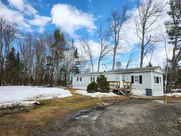 51 River Road, Detroit, ME 04929
