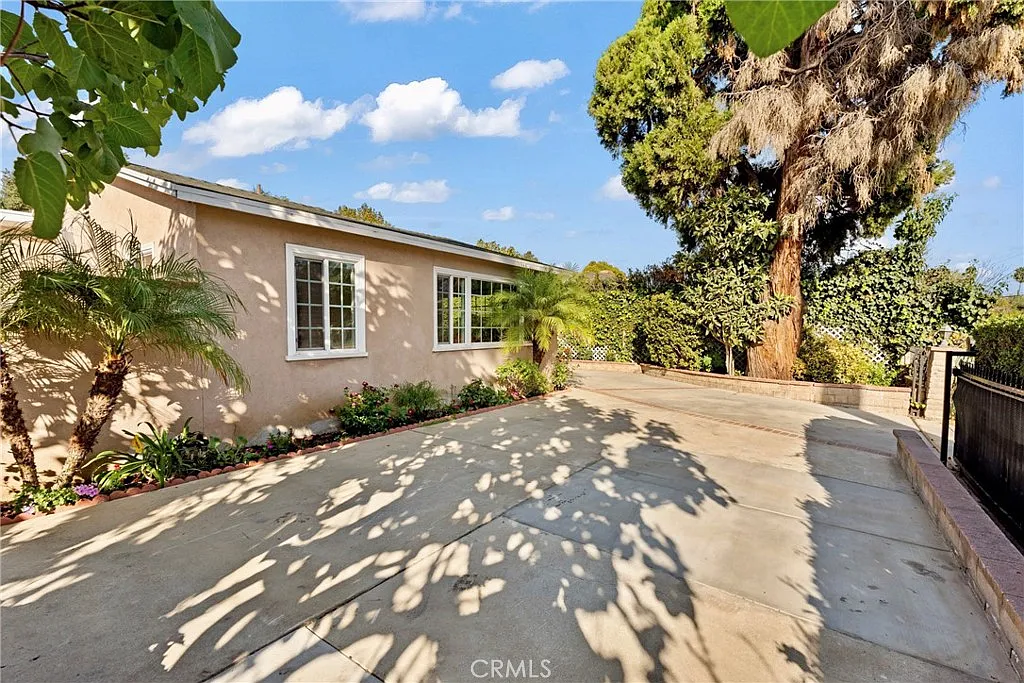 3 bed, 1632 sqft, $5,000 — Photo 3