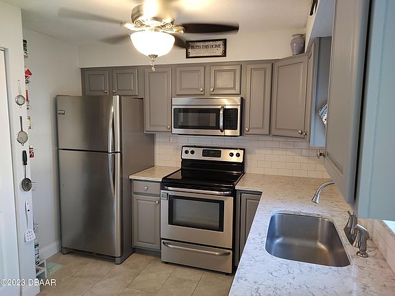 3rd image of 5145 Pineland Ave