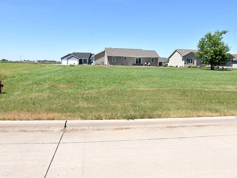 2nd image of 804 Pine Dr
