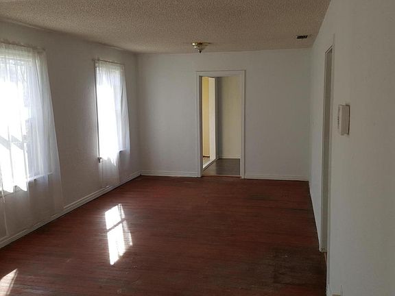 2nd image of 3018 Imperial St