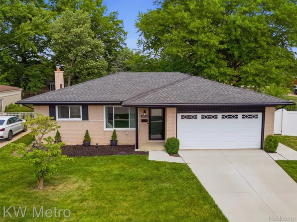 32500 Stricker Dr, Warren, MI 48088