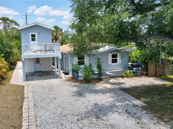 3956 Deleon St, Fort Myers, FL 33901