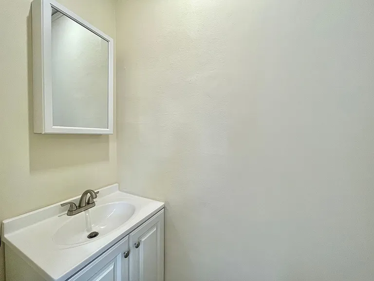 5222 35th Ave NE — Photo 24