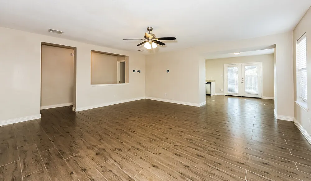 3 bed, 2.0 bath, 1628 sqft, $1,950 — Photo 4