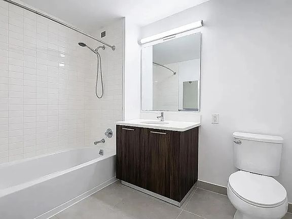 5th image of 1501 Voorhies Ave
