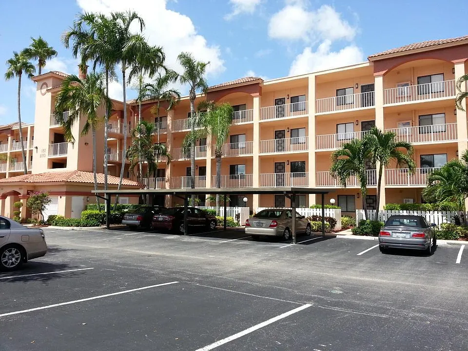 6193 Pointe Regal Cir #404