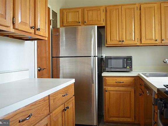 5th image of 10404 Montrose Ave #M302