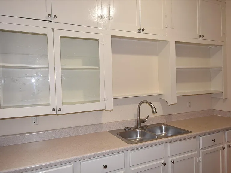 4618 Clay St #2 — Photo 11